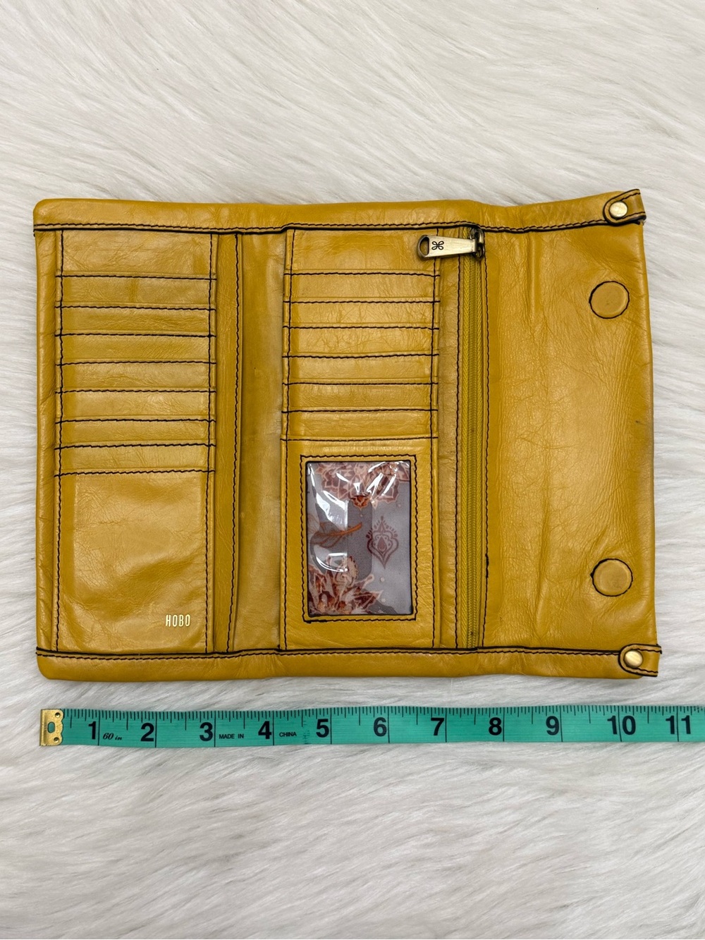 HOBO - INTERNATIONAL YELLOW SOFT LEATHER SADIE LONG WALLET MAGNETIC CLOSURE - Picture 16 of 16